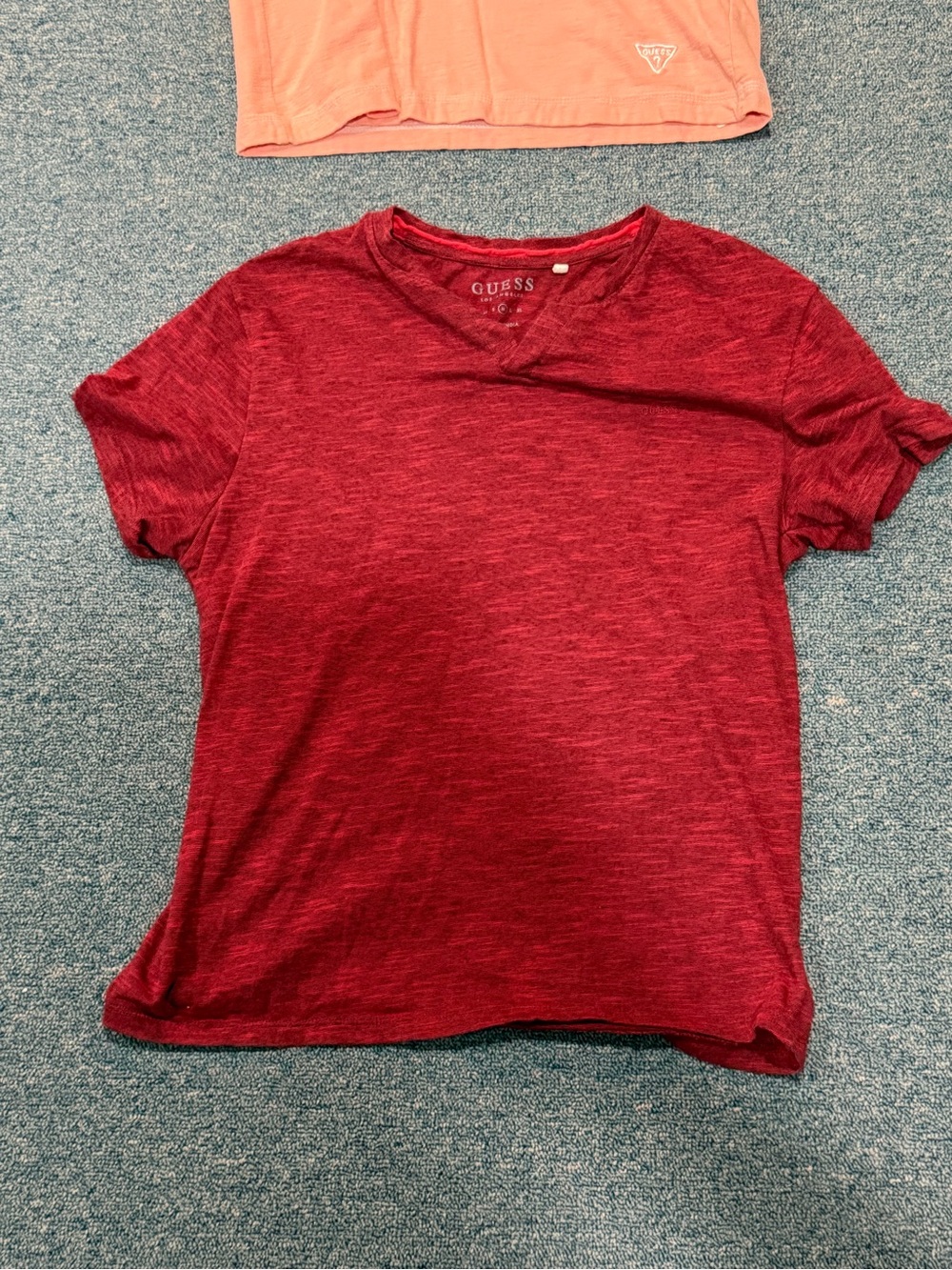 GUESS Red v-neck Short Sleeve Tee